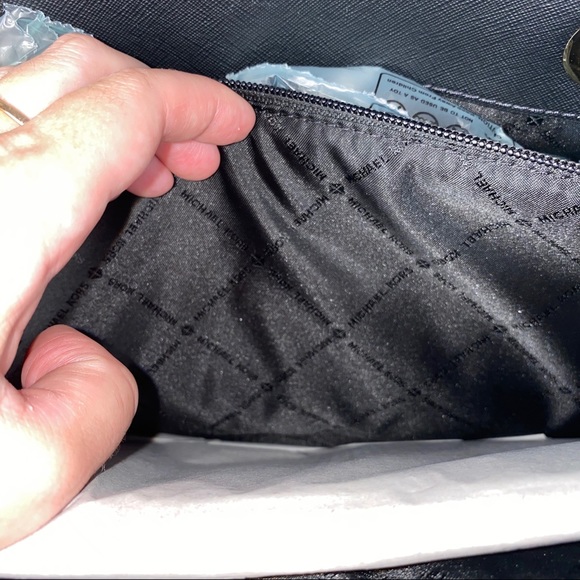 Michael Kors Walsh Carryall Tote Purse Bag - Picture 12 of 14